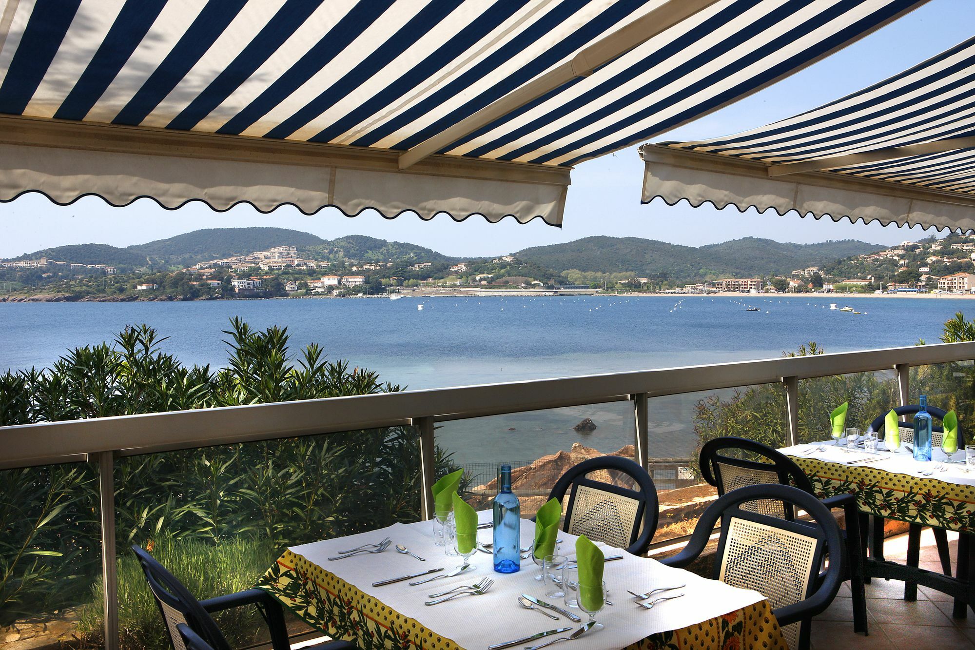 Village Club Les Mas De L'Esterel Сен-Рафаэль Экстерьер фото