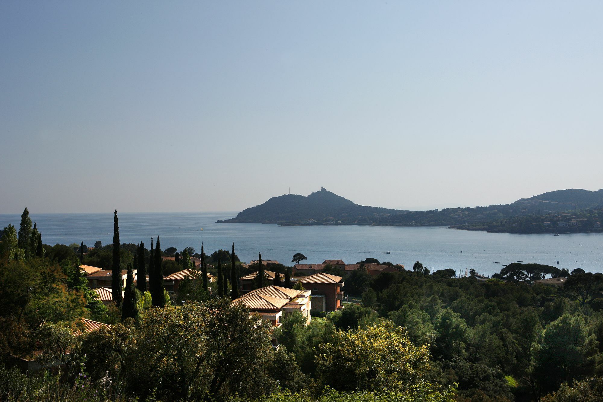 Village Club Les Mas De L'Esterel Сен-Рафаэль Экстерьер фото