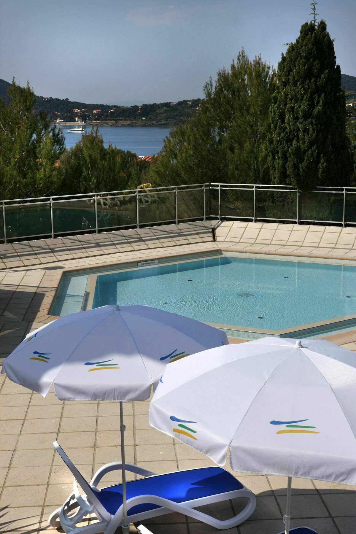 Village Club Les Mas De L'Esterel Сен-Рафаэль Экстерьер фото
