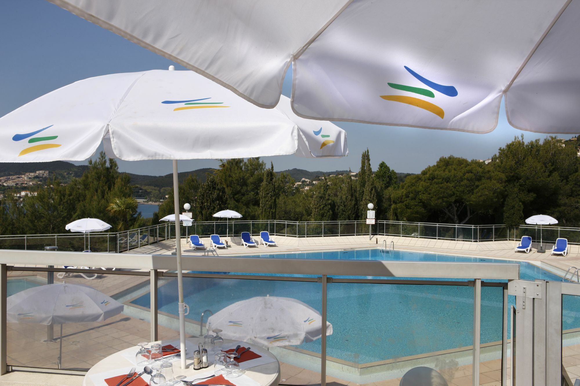 Village Club Les Mas De L'Esterel Сен-Рафаэль Экстерьер фото