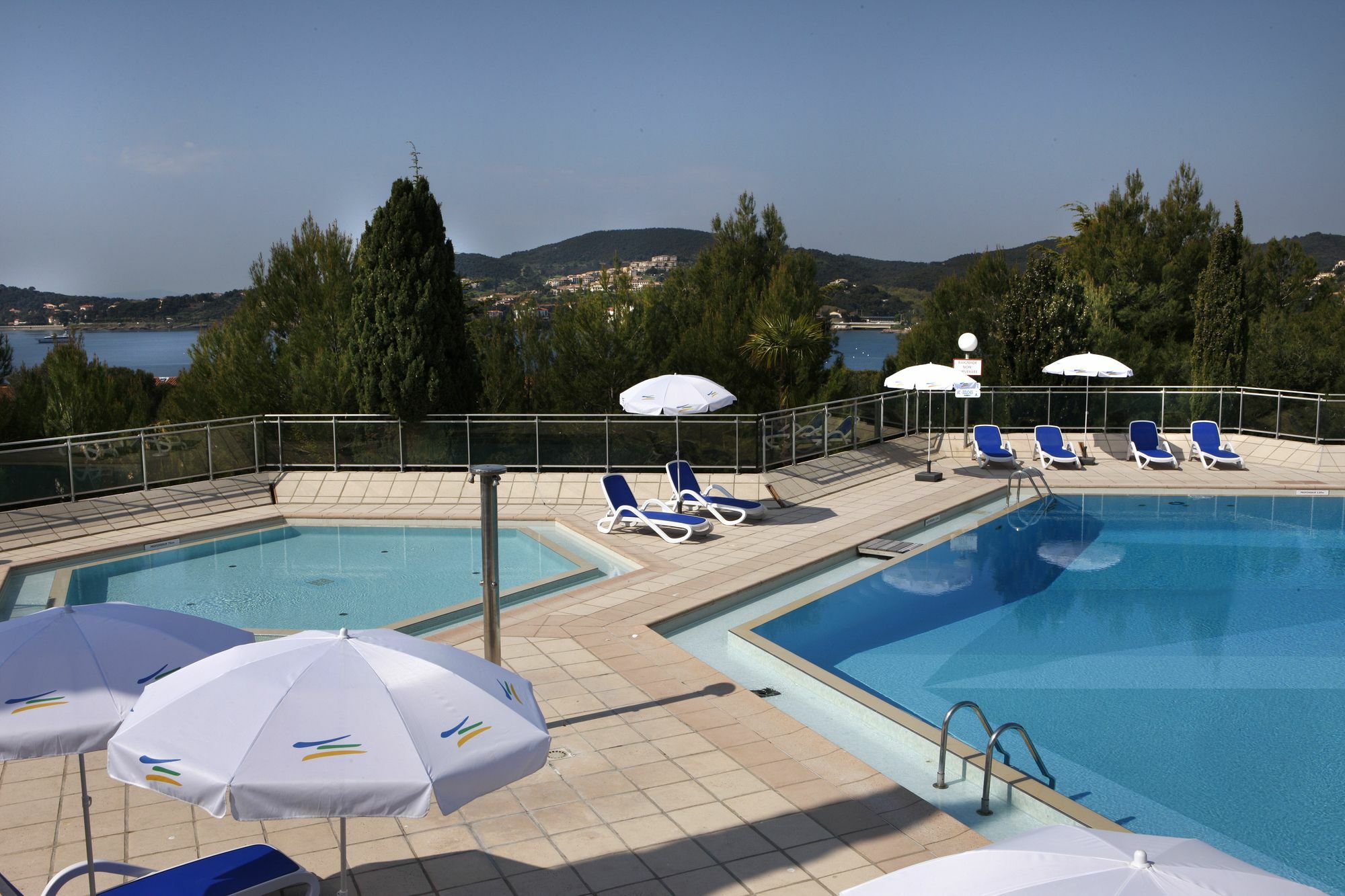 Village Club Les Mas De L'Esterel Сен-Рафаэль Экстерьер фото