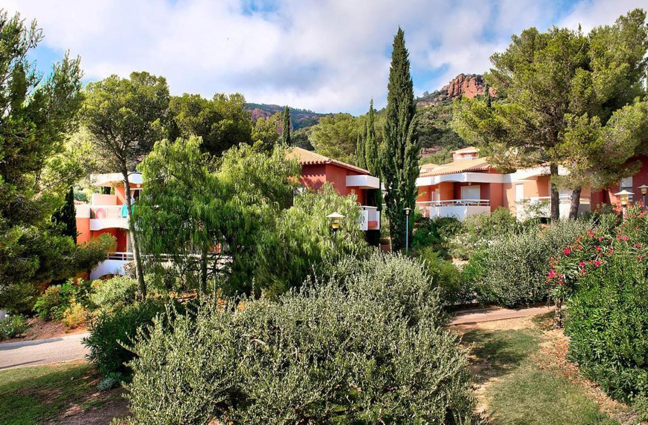 Village Club Les Mas De L'Esterel Сен-Рафаэль Экстерьер фото