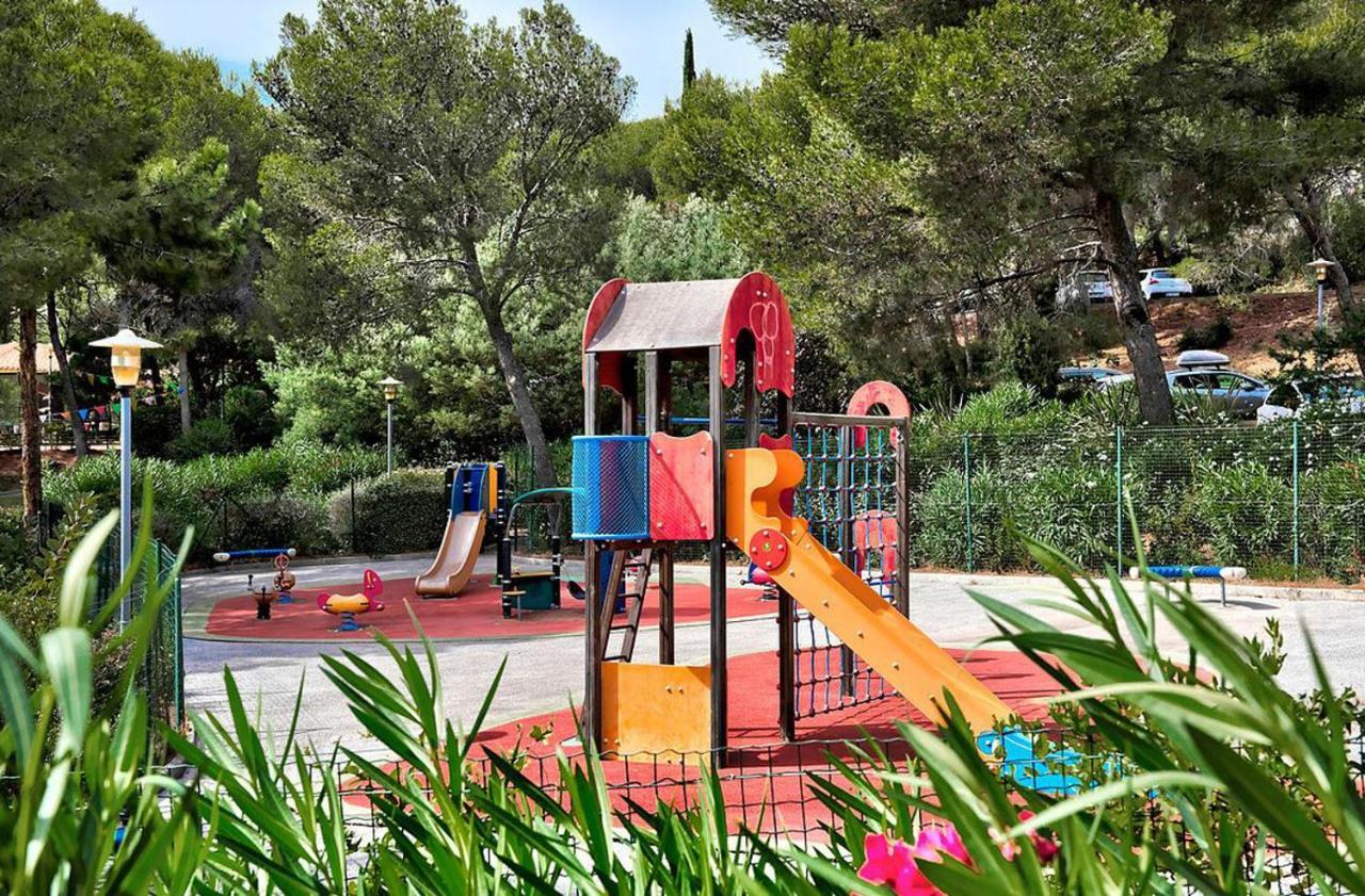 Village Club Les Mas De L'Esterel Сен-Рафаэль Экстерьер фото